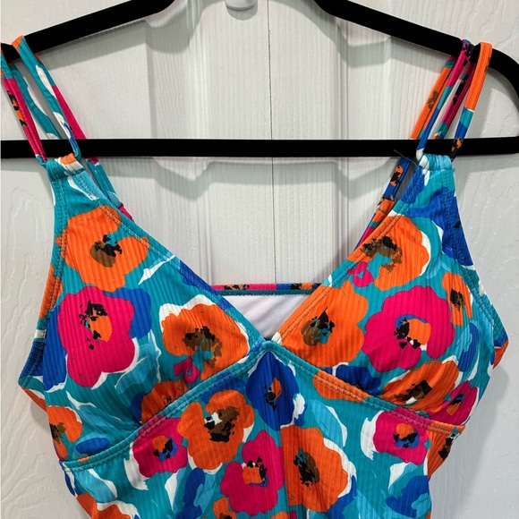 Vibrant Floral One-Piece Swimsuit - Picture 2 of 7